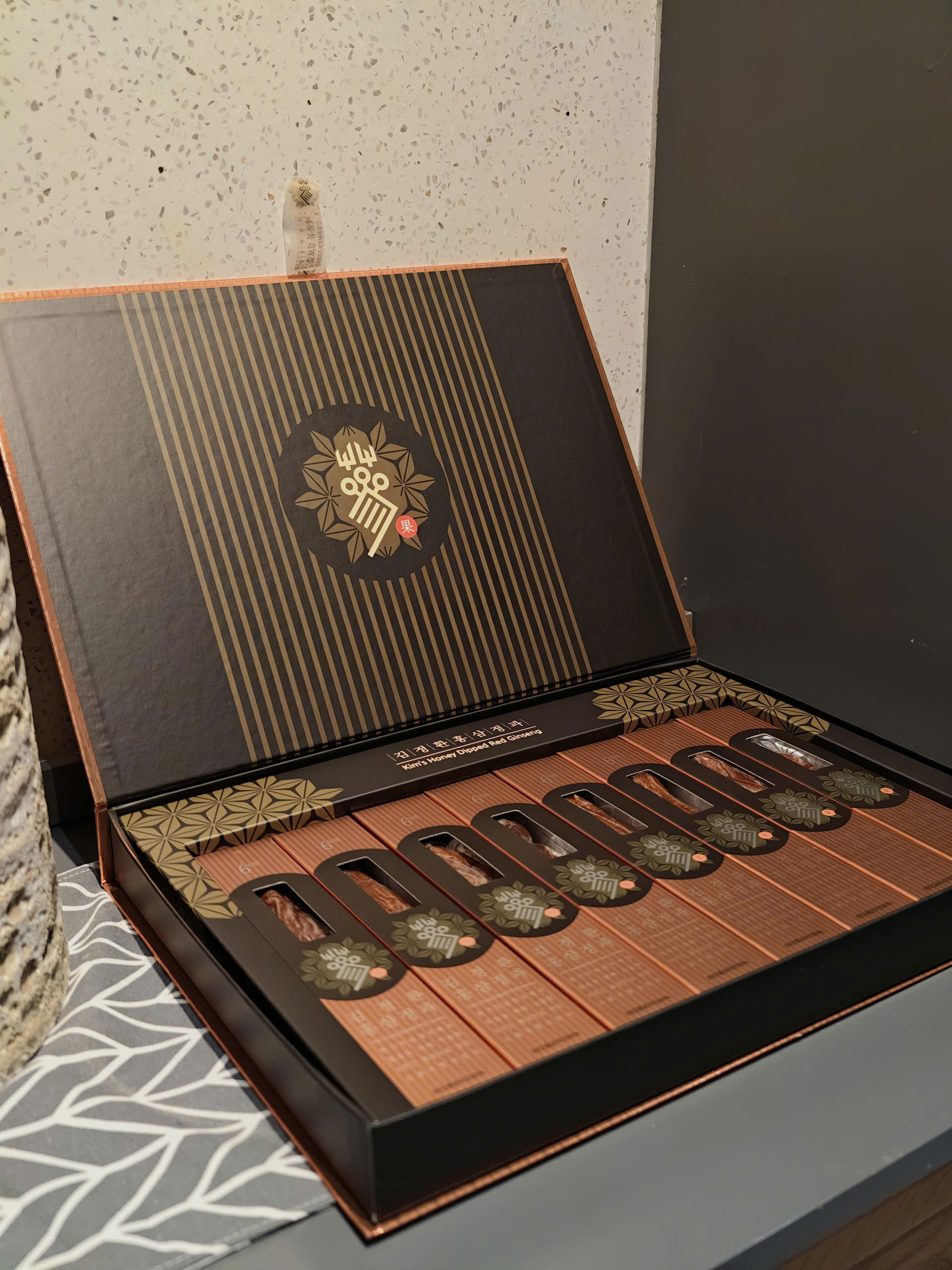 HỒNG SÂM NGUYÊN CỦ TẨM MẬT ONG KIM'S RED GINSENG - Ảnh 3