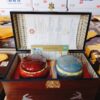 Trong hộp gỗ cao cấp cực sang